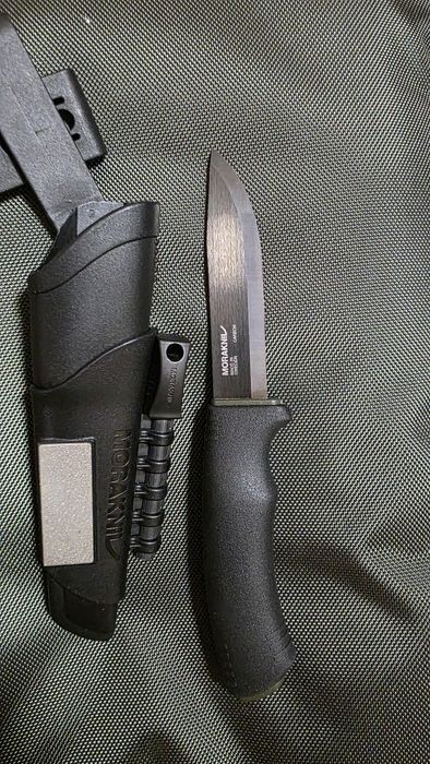 Ніж Morakniv Bushcraft Survival Black (Вуглецева сталь / Огниво / Точило)