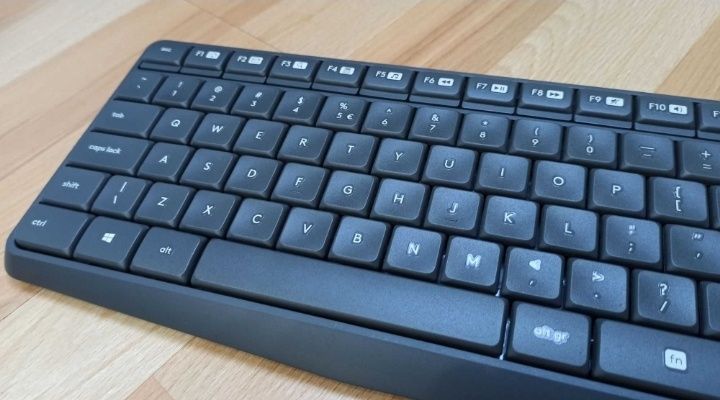 Bezprzewodowa klawiatura + myszka Logitech