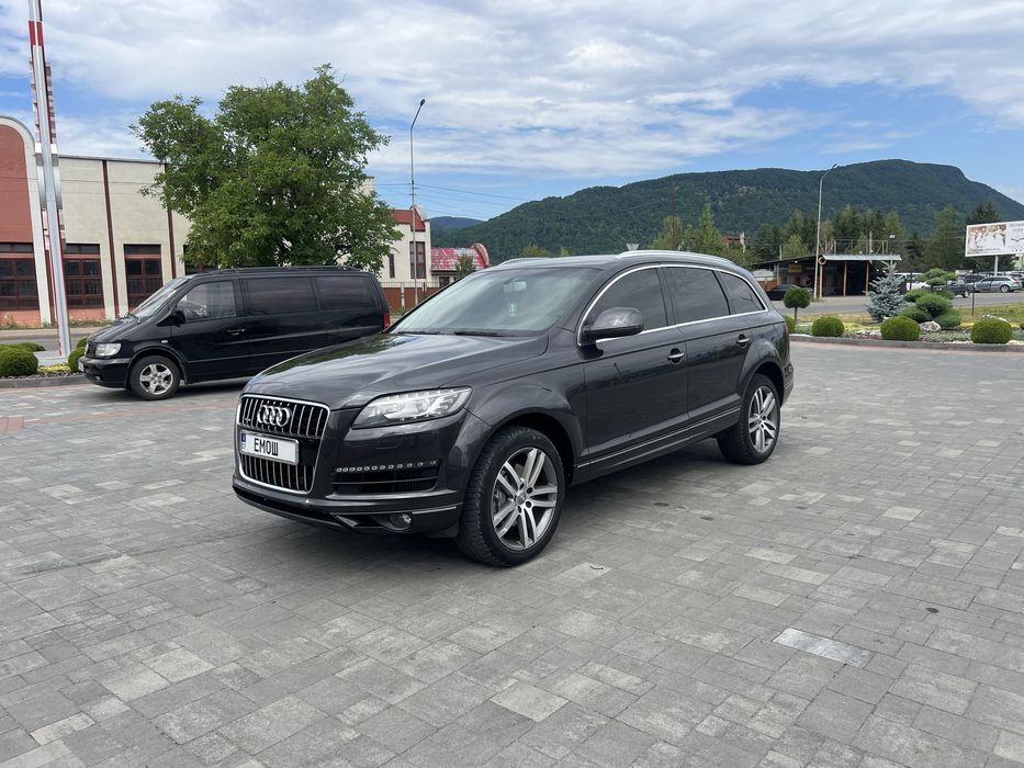 Автомобіль Q7 2010