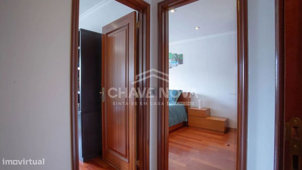 Apartamento T2 com Varanda e Garagem Box