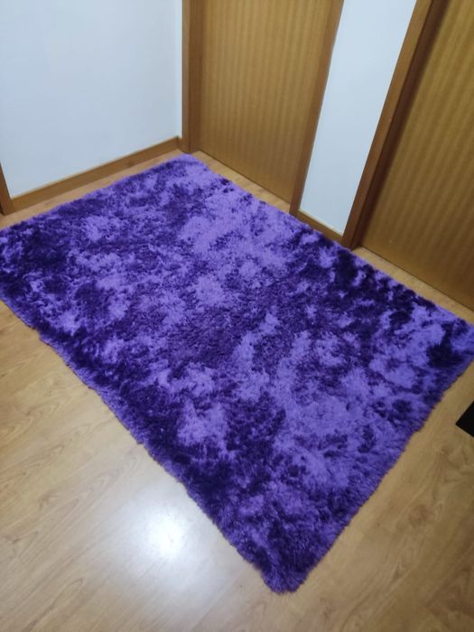 Carpete roxo media