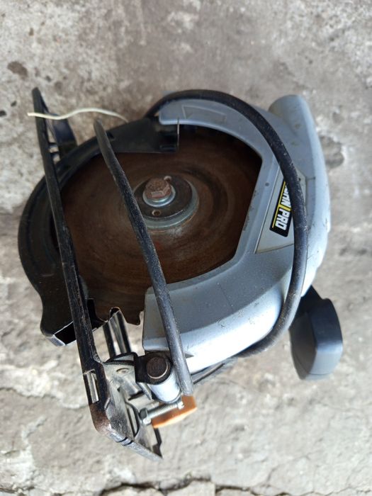 Sprzedam pilarkę ręczną Technipro 1200 wat tarcza 185 mm