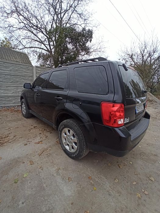 Автомобіль Mazda Tribute