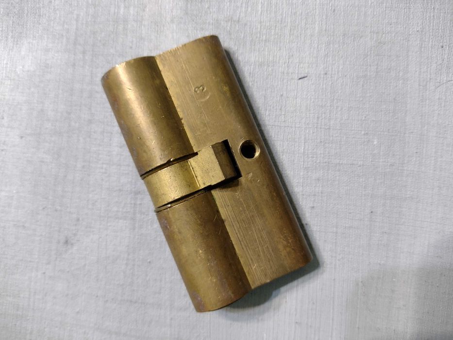 Stara wkładka do zamka drzwiowego Yeti