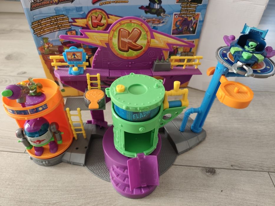 Super zings baza labolatorium kazoom