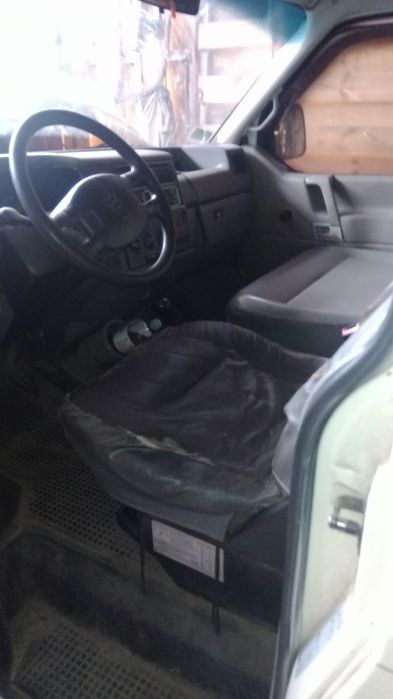 Машина Volkswagen T4 автомобіль на 9 місць, великий