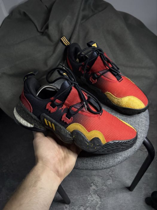 大*猿様  Trae Young1 adidas trae young 1 - купити чоловіче взуття - Ціна на OLX.ua