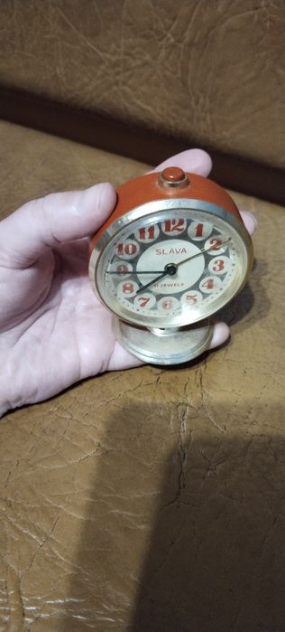 Настільний годинник  Слава