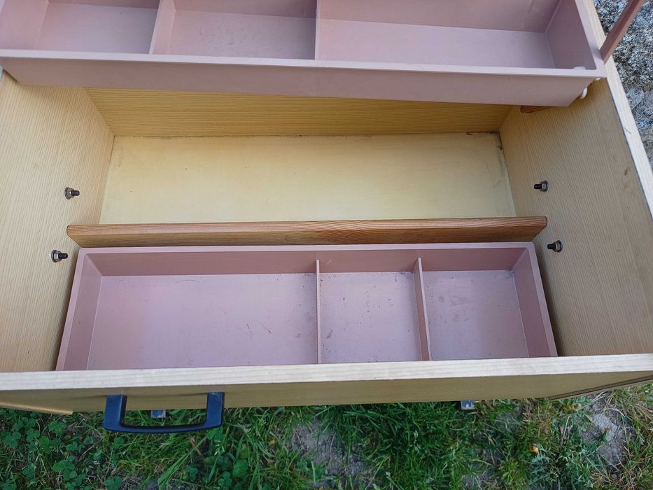 Duży niciak na nogach niciarka z PRL pudełko na nici LOFT Roztoka • OLX.pl