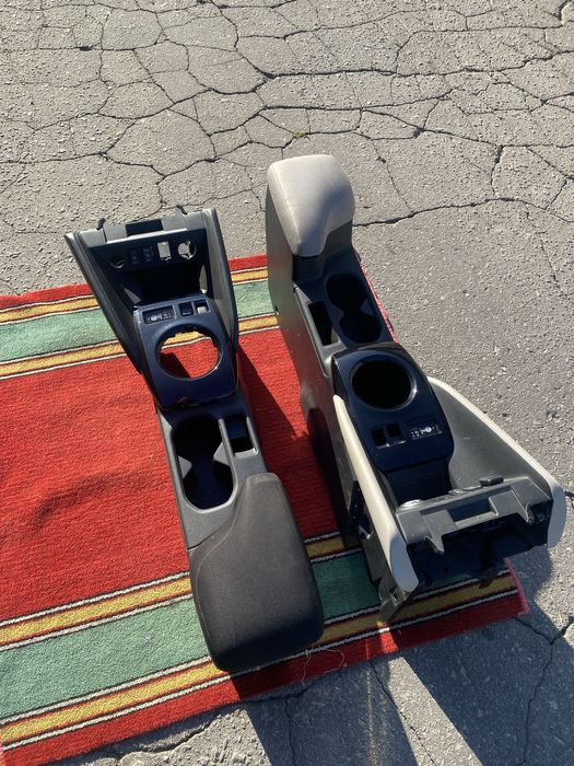 Консоль, підлокітник на ніссан ліф 18-24 р.