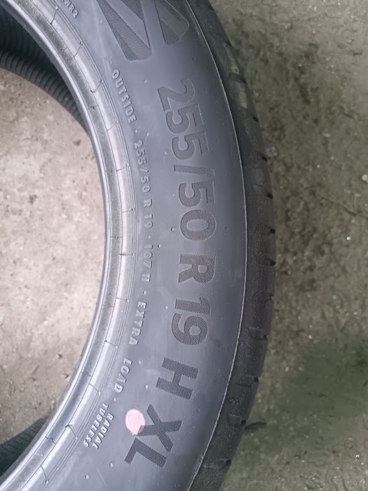 Komplet opon 255/50R19 Continental