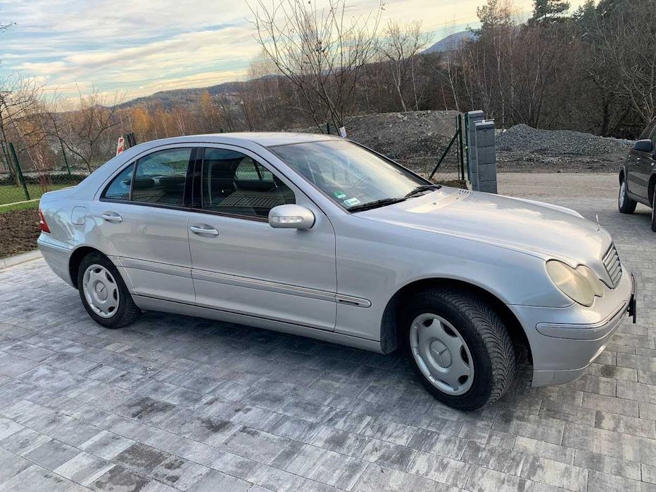 Mercedes Benz C180