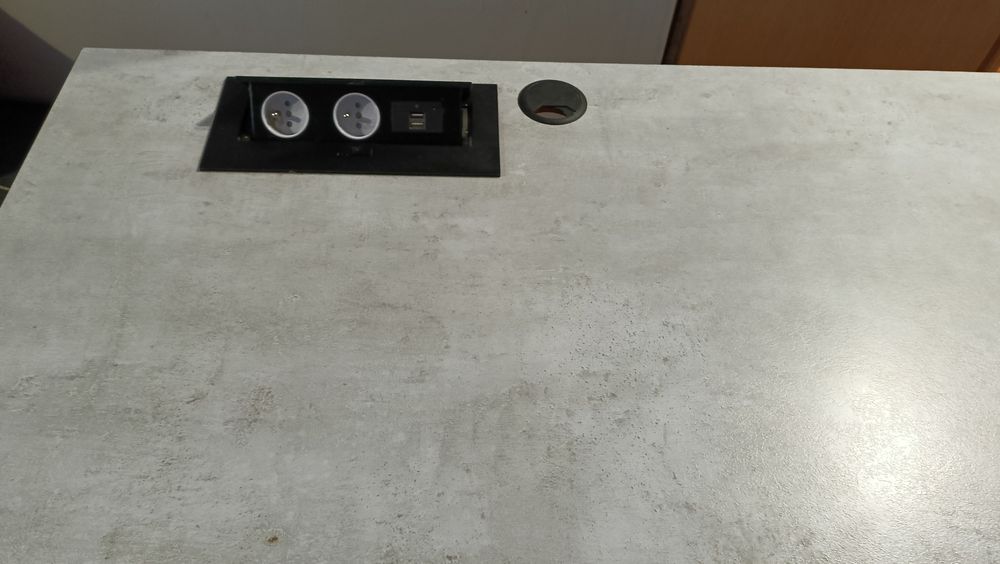 Sprzedam stół na działke lub do garażu