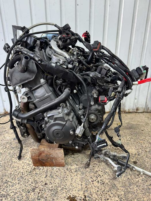 Двигун мотор на Yamaha MT 10