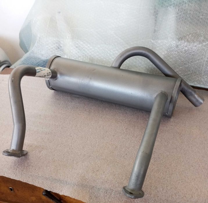 Panela de escape Fiat Nuova 500 ou Fiat 500 D (antigo, de colecção)