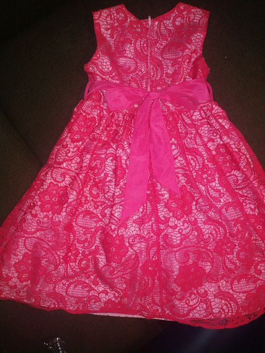 Нарядное красивое летнее платье