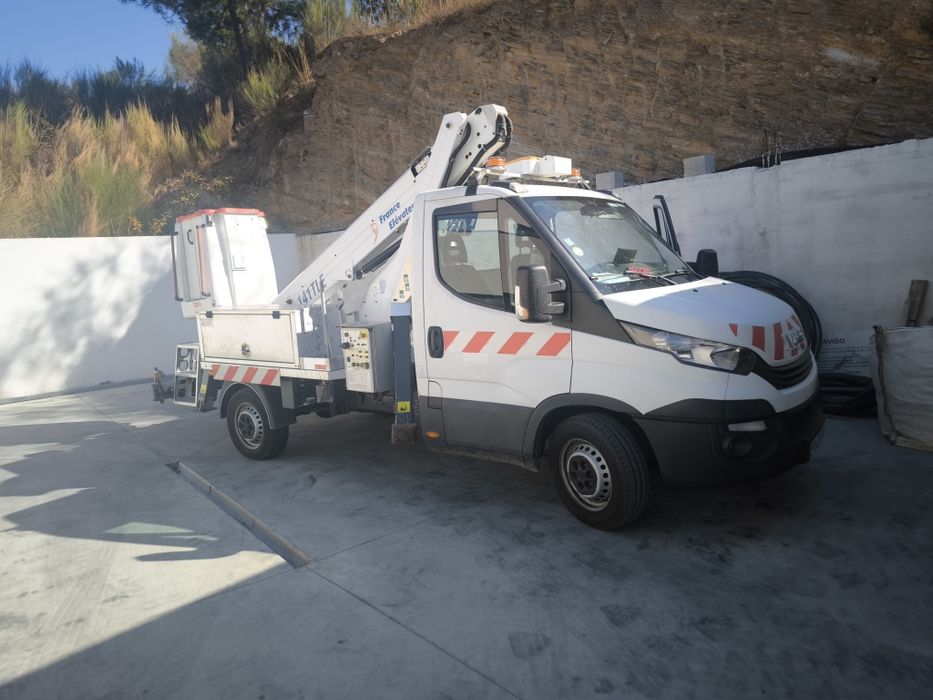 Plataforma sobre carrinhas Iveco