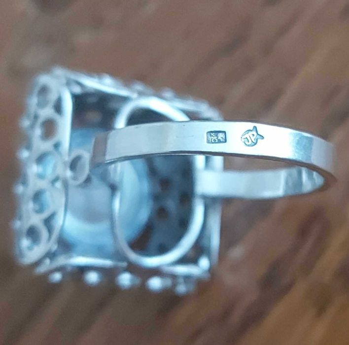 Srebrny pierścionek z kryształem górskim wzór Imago Artis