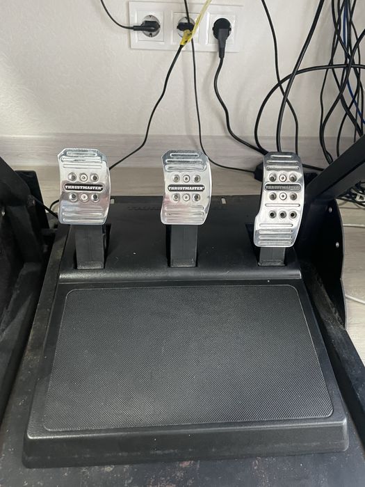 Игровой руль Thrustmaster T150 Pro 3 педали 1080 градусов