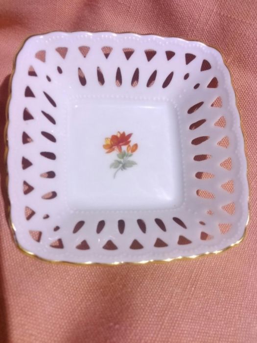 Koszyk, koszyczek ażurowy, porcelana Turyngia