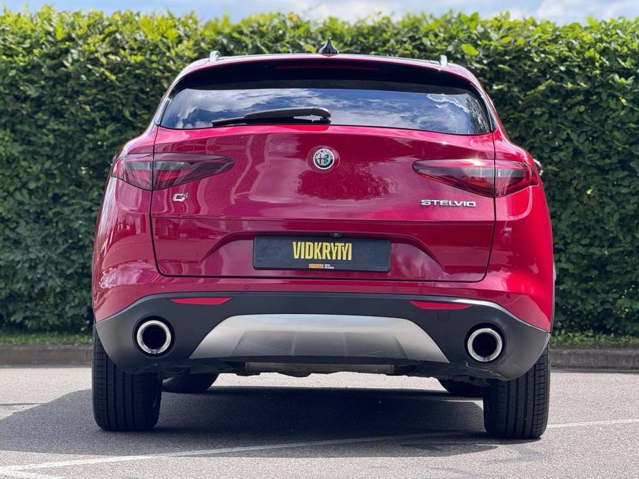 Alfa Romeo Stelvio 2018 року, 2.0 бензин автомат повний привід 116 т.км