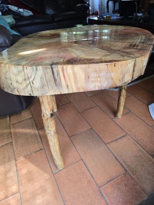 Mesa unica e exclusiva madeira e diamante