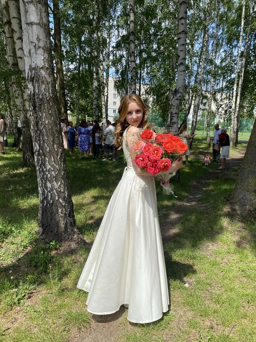 Розкішна випускна сукня