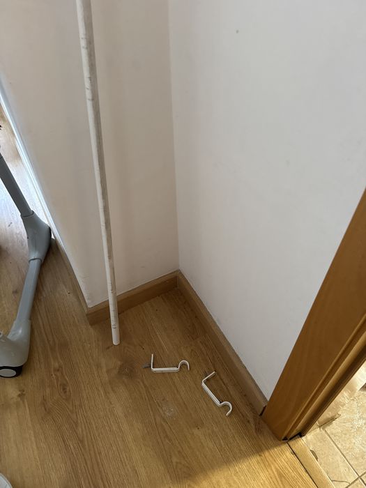 Cortinado branco brilinate  com varao