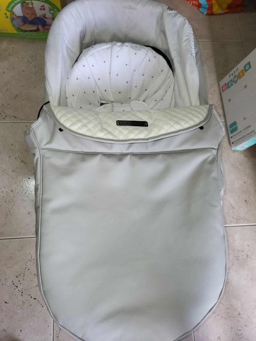 Trio bebecar (carrinho, ovo e alcofa)