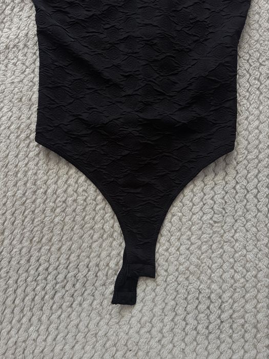 Damskie body z motywem koronki