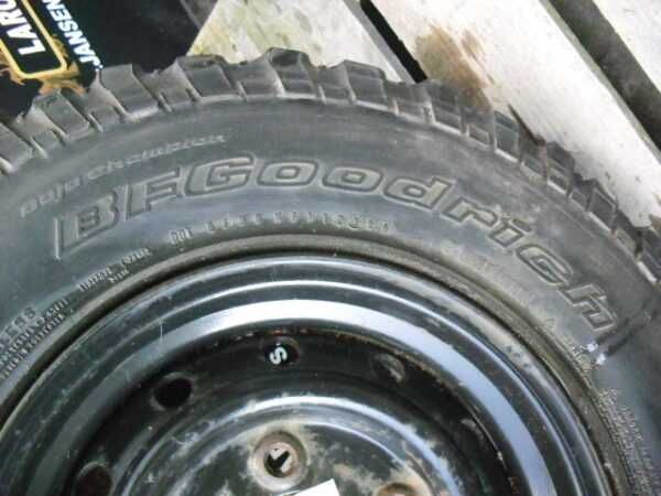 Land Rover Defender Jante WOLF com Pneu BF anr4583pm