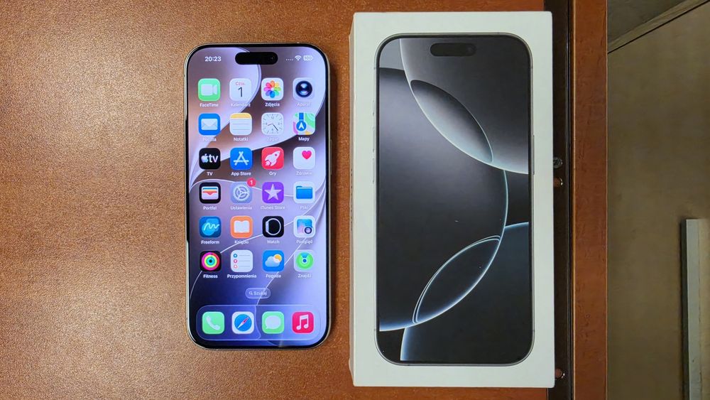 iPhone 16 Pro 256GB biały, stan bdb