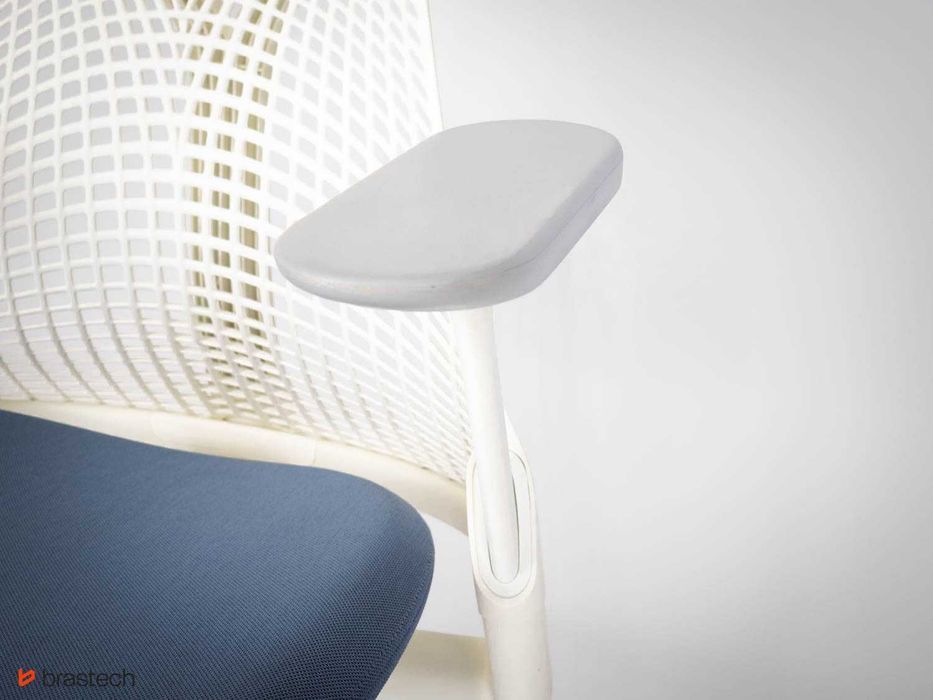 Fotel biurowy Herman Miller Sayl Wysoki z Pierścieniem