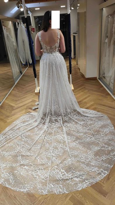 suknia ślubna błyszcząca