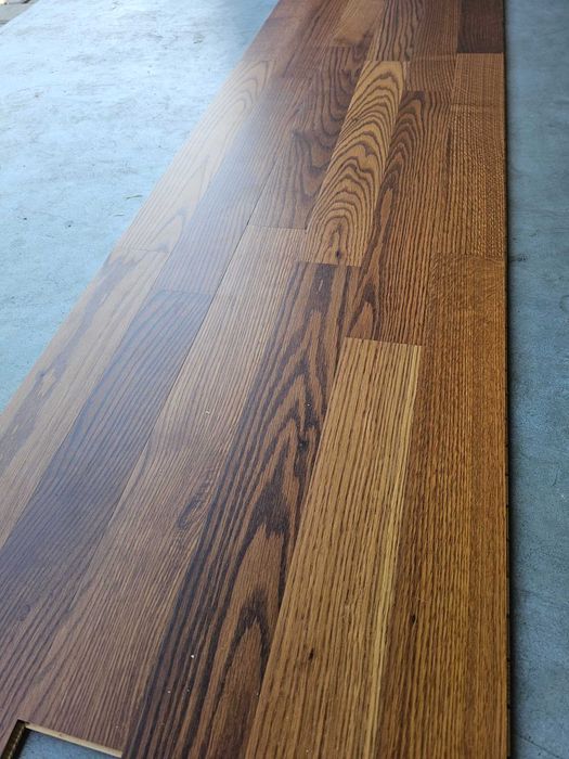 Dąb czerwony tobocco lakier 10x70x490 (35 m2)