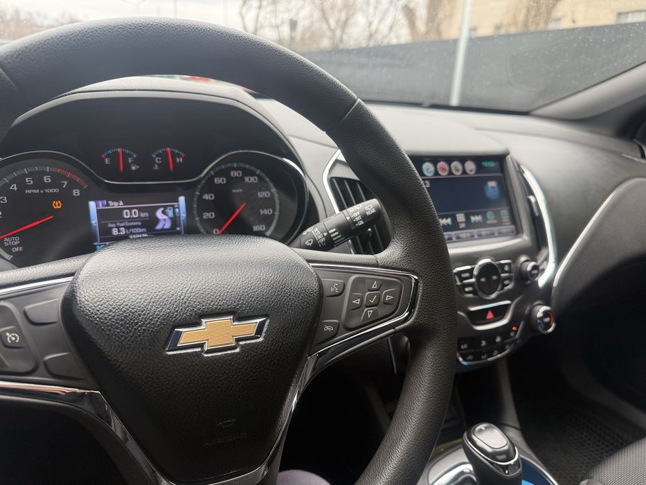Автомобиль Шевроле Круз
