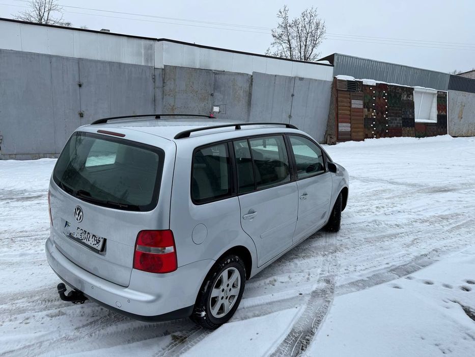 Volkswagen Tauran 2.0 дизель ,механика Идеальное состояние
