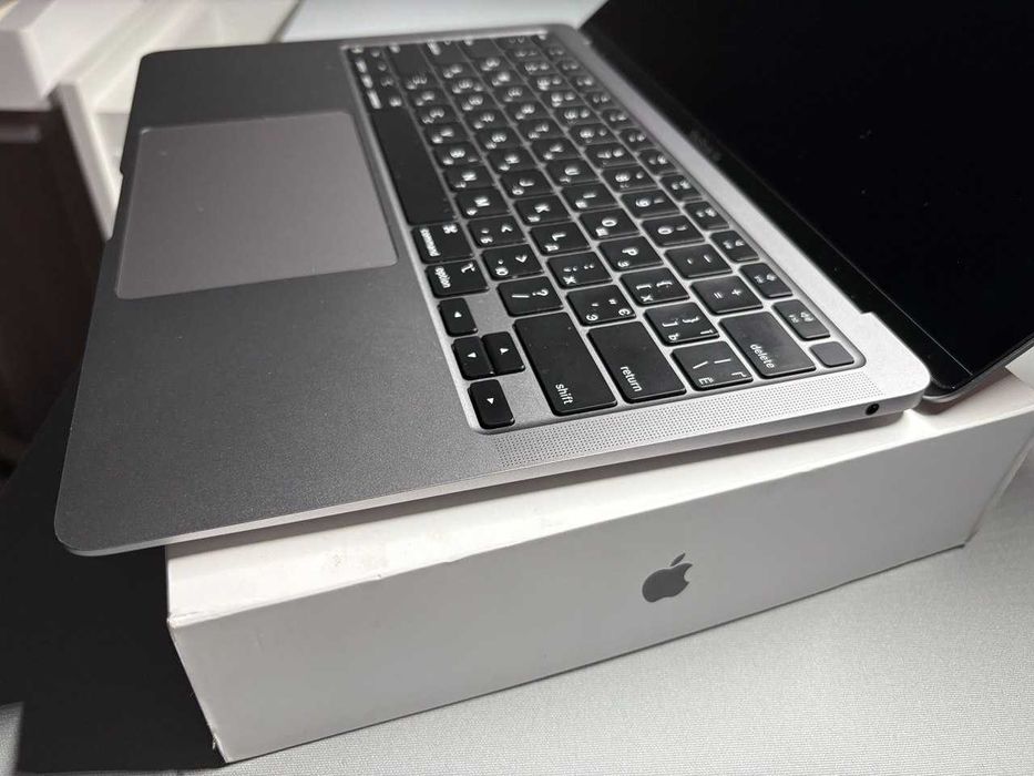 MacBook Air 13 Retina, Space Gray, 256GB with Apple M1  2020