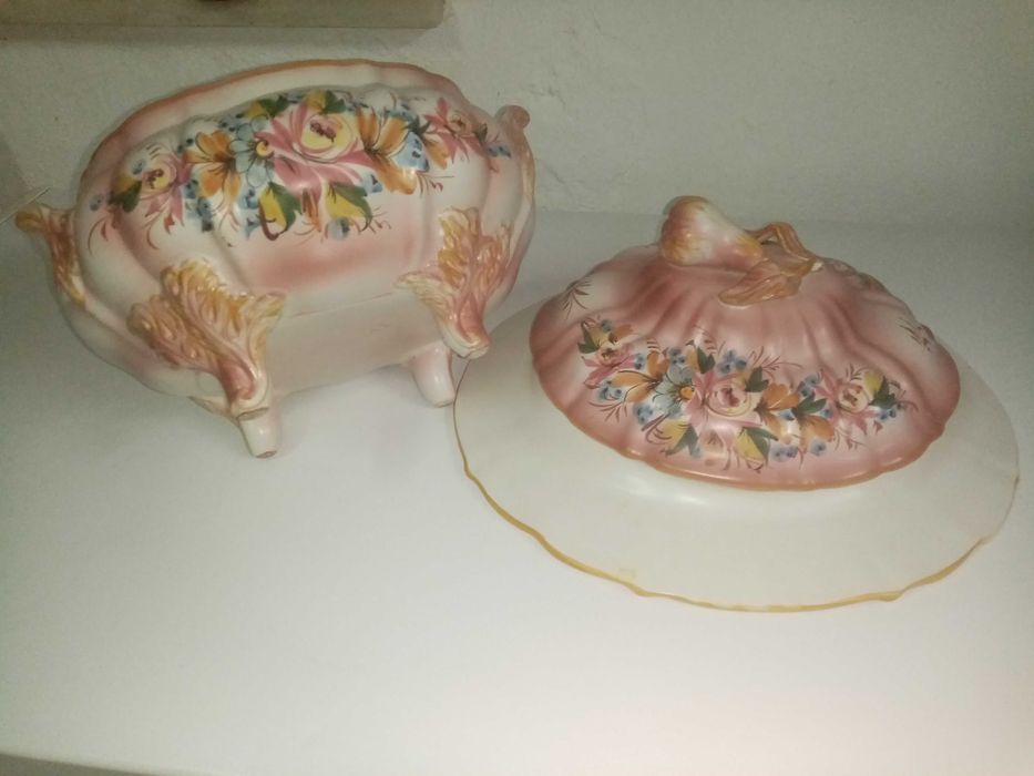 Terrina em Faiança Pintada à mão