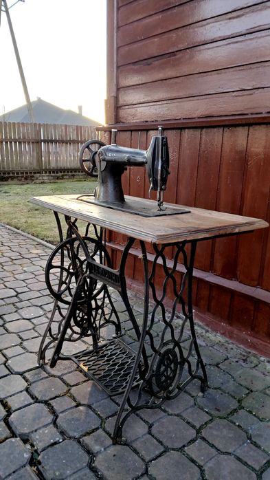 Stara maszyna do szycia Singer