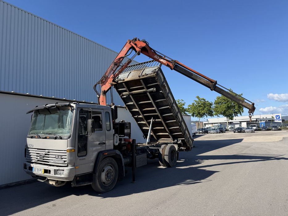 Volvo FL6 Bascula e Grua