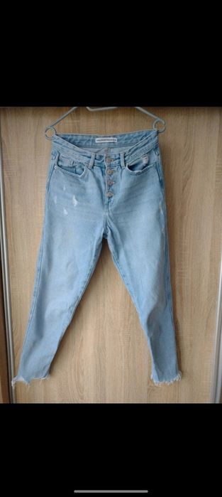 Spodnie jeansowe Sinsay 34