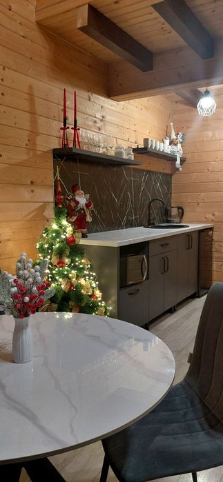 Котедж "ЗАВІЙ" з ЧАНОМ на території. Ворохта. ВІДПОЧИНОК у КАРПАТАХ