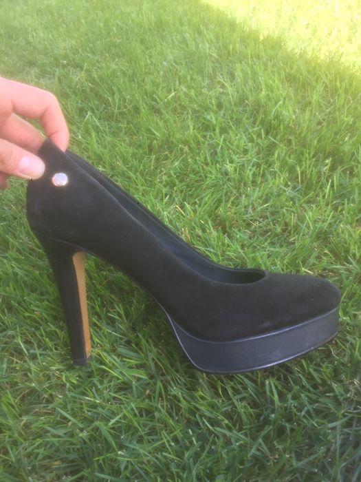 Продам женские туфли