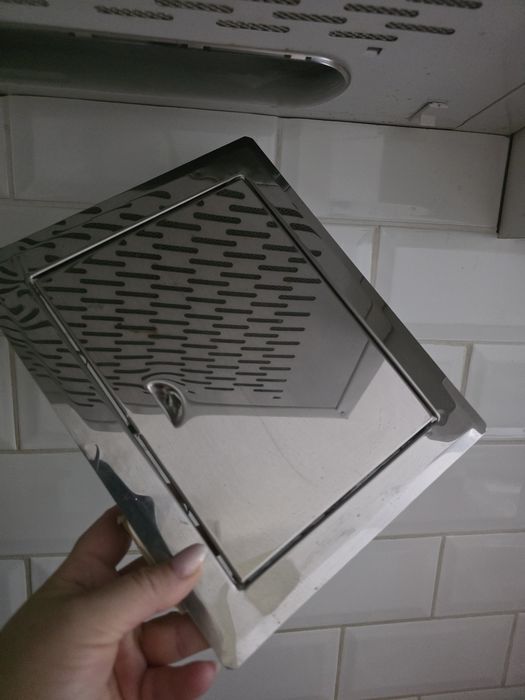 Drzwiczki rewizyjne nierdzewne 20cm × 25 cm srebrne