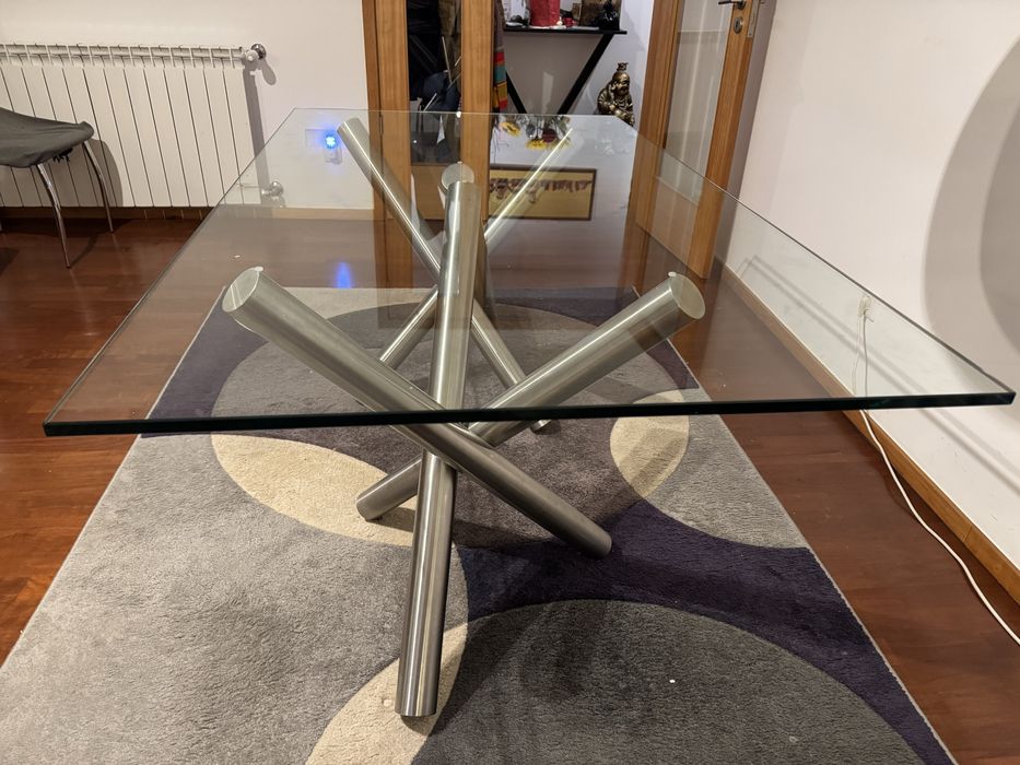 Mesa de jantar de vidro