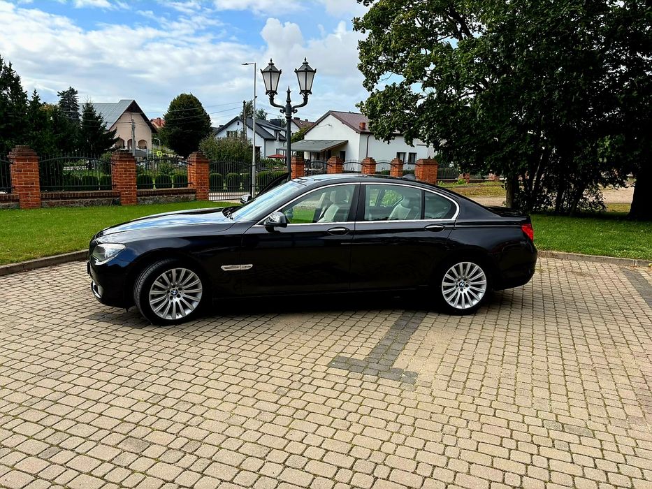 BMW 740 3.0D 303KM | PREMIUM | Bogate Wyposażenie | Bez Wkładu