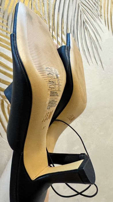 Чорні мюлі туфлі hm