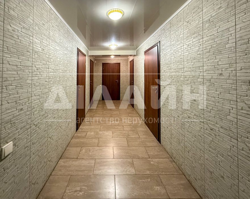 Гарний будинок на Правому 350 м2 , 16 сот