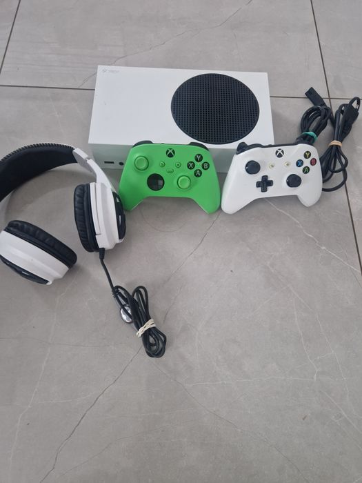 Xbox series s 512gb ssd + 2x Pad + słuchawki okablowanie Gwarancja